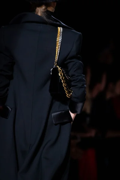 Look 32